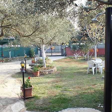 Casa Terren Grande Villa Ровин Екстериор снимка
