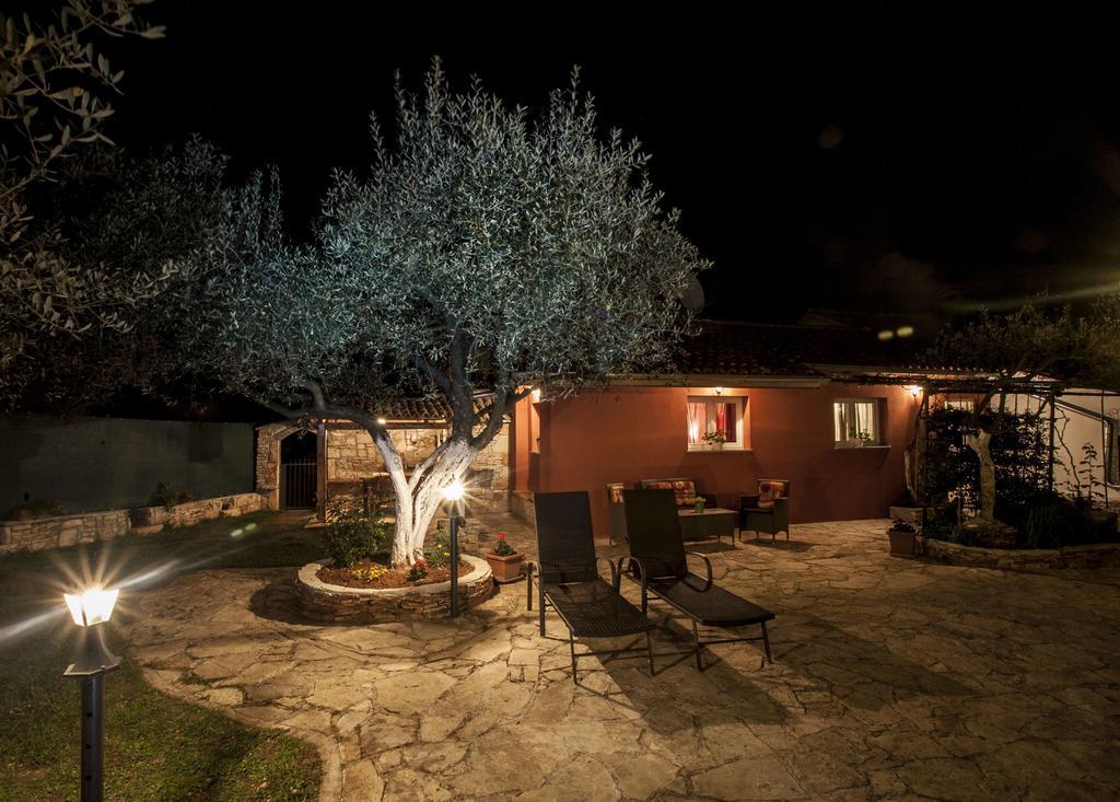 Casa Terren Grande Villa Ровин Екстериор снимка