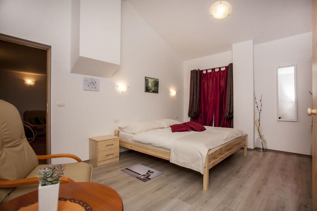 Casa Terren Grande Villa Ровин Екстериор снимка
