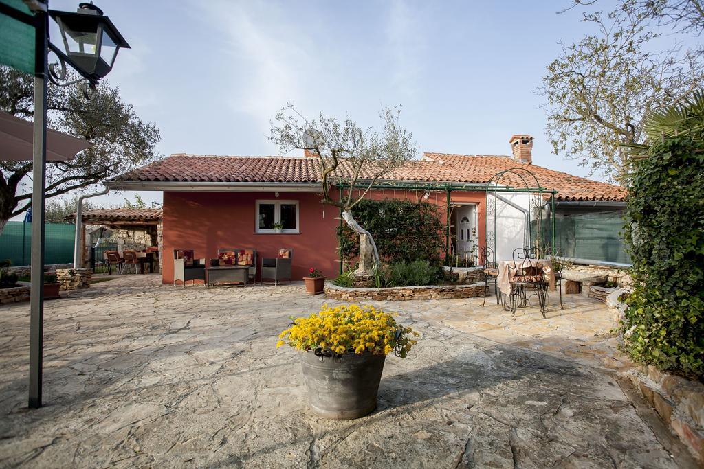 Casa Terren Grande Villa Ровин Екстериор снимка