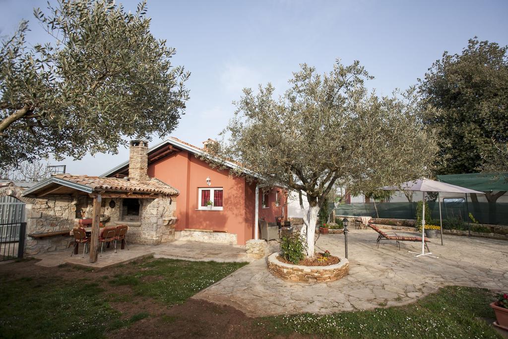 Casa Terren Grande Villa Ровин Екстериор снимка